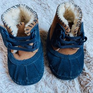 UGG Baby Velcro Sheepskin Boot GUC Size 2/3